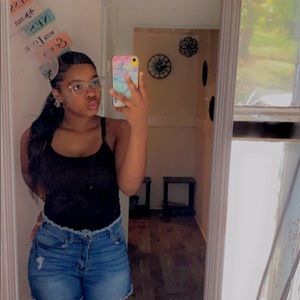 Meet your Posher, Tiara